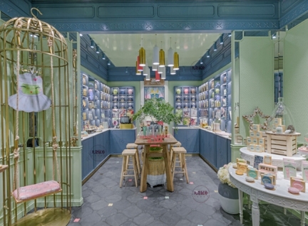 小清新風格的化妝品展柜